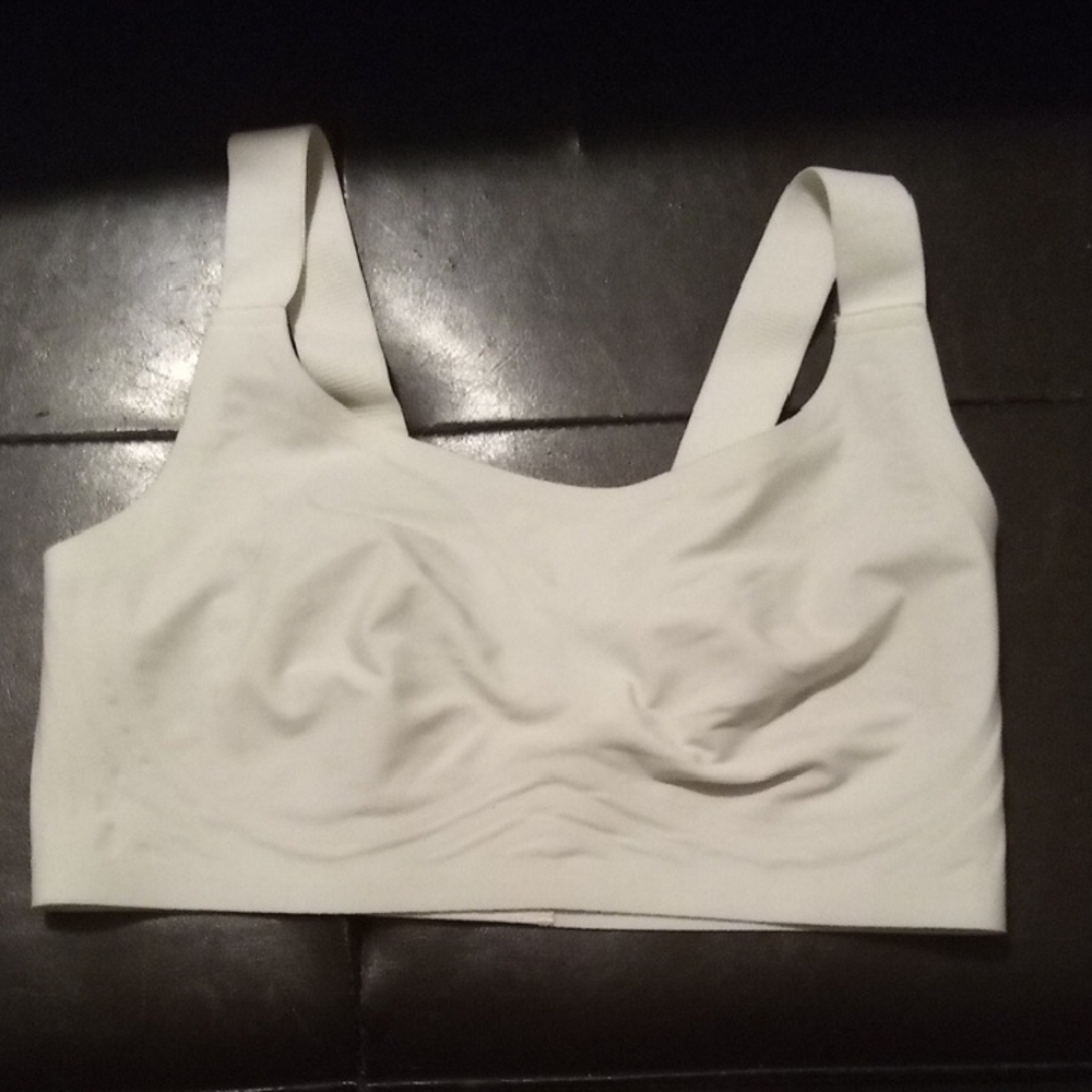 Cream Textured Scoop Neck Bra with Wide Supportive Straps